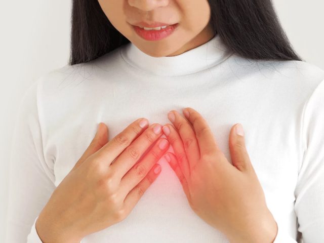 Pericarditis:Symptoms, Causes and Available Treatment